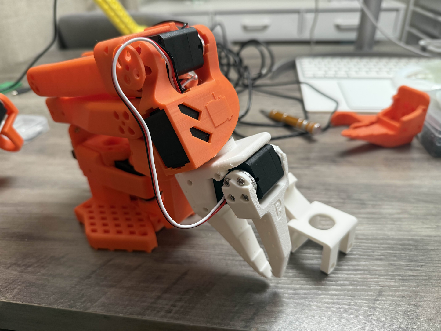 Founder's Edition: Assembled SO-100 arms + early access to the robot learning platform